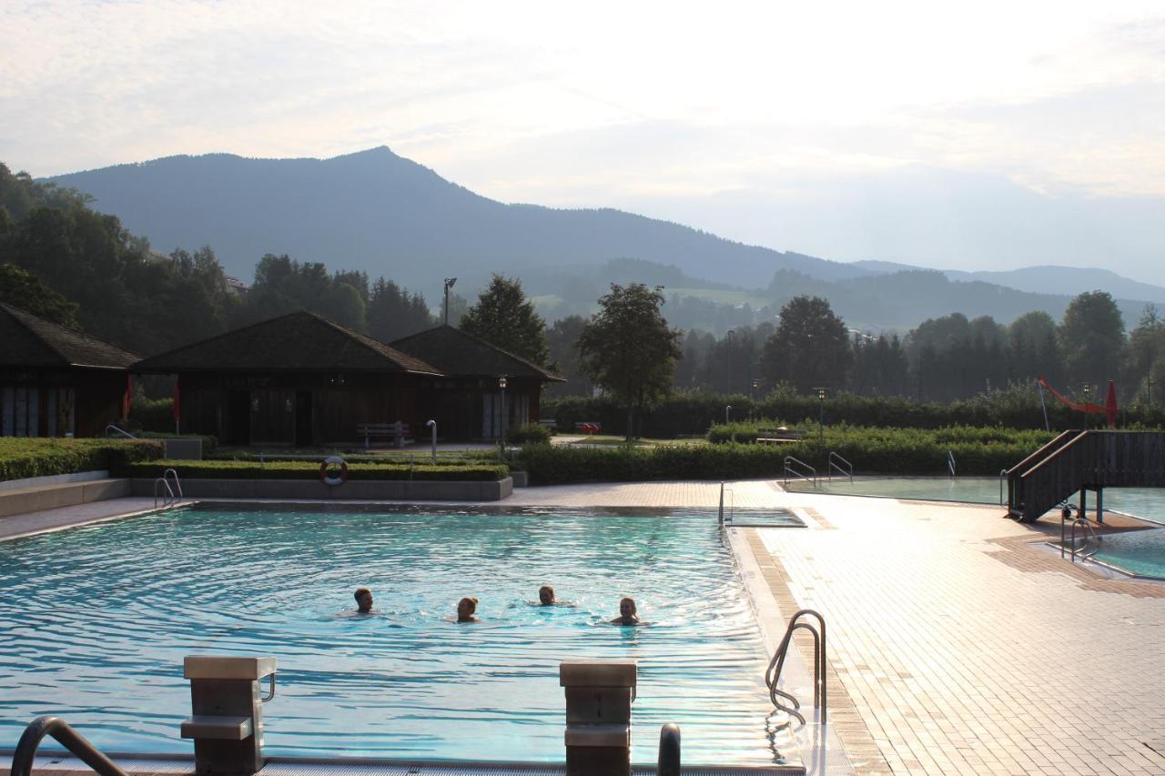 Wander Und Aktiv Hotel Roesslwirt Lam Exterior foto